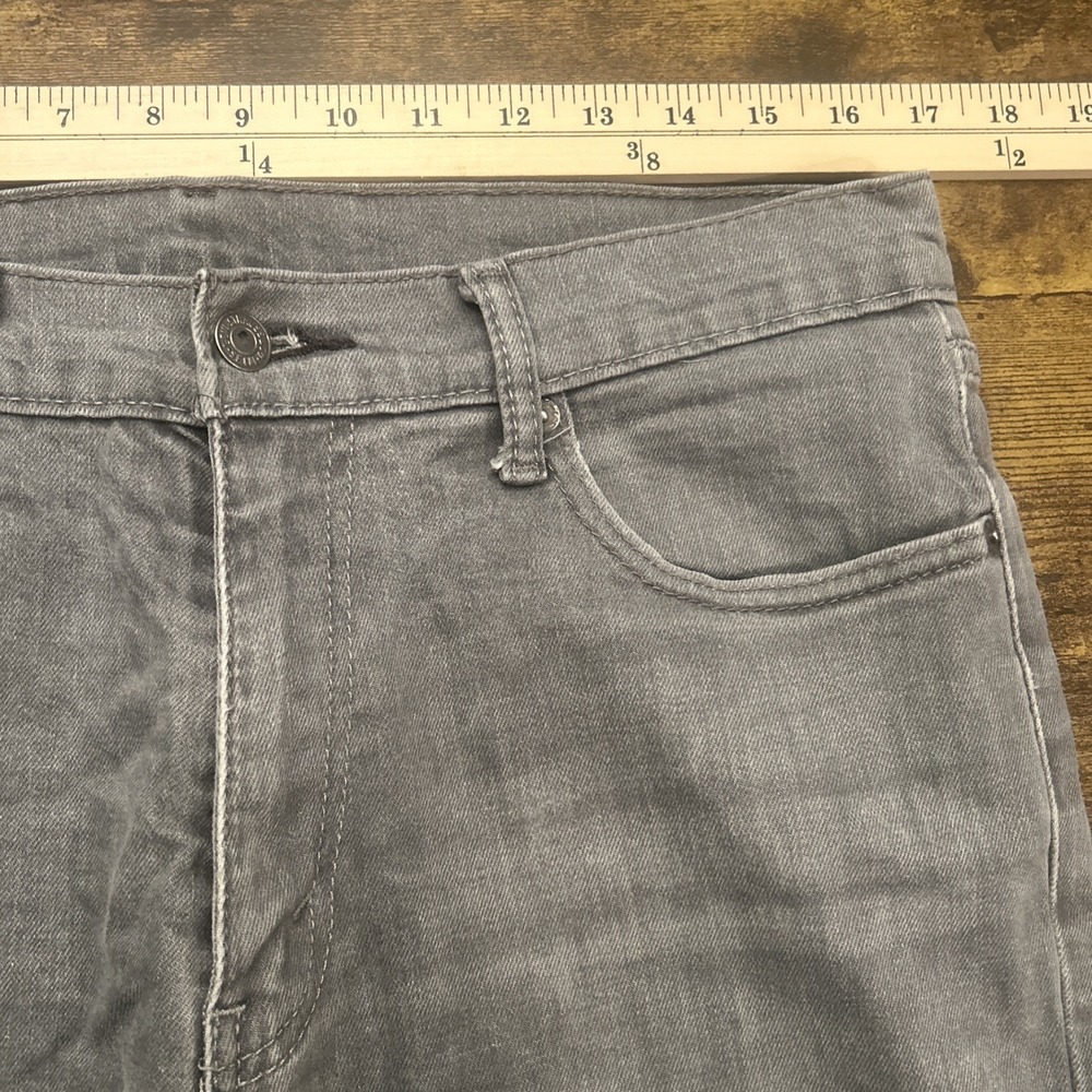 Levi's 541 Men's 33x32 Gray Jeans Athletic Taper Stretch Denim - Picture 8 of 11